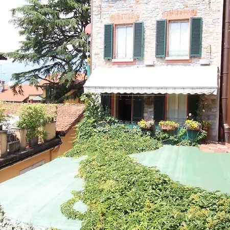 Captivating 4 -bed In Historic Apartment *